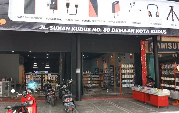 168 iLuFA: Aksesori HP yang Membuat Cilacap Semakin Berwarna